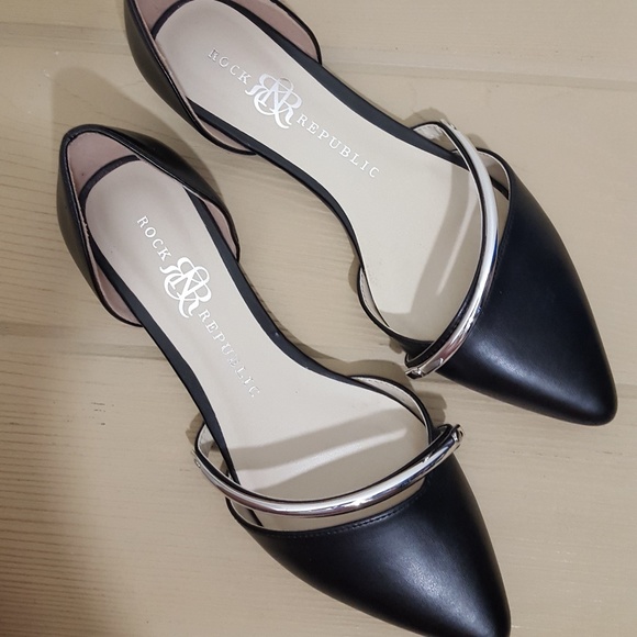 Rock & Republic Shoes - Rock & Republic Women's Black Flat Shoes